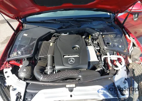 2016 Mercedes-Benz C 300 z USA, uszkodzony, nr VIN 55SWF4JB6GU158613